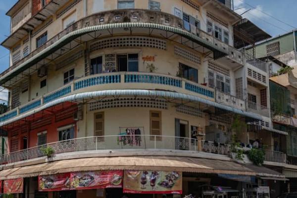 Another round street corner